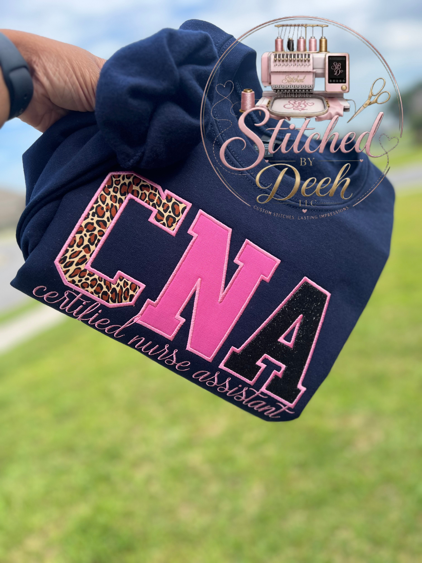 “IT GIRL” CNA Crewneck 🎀🩺